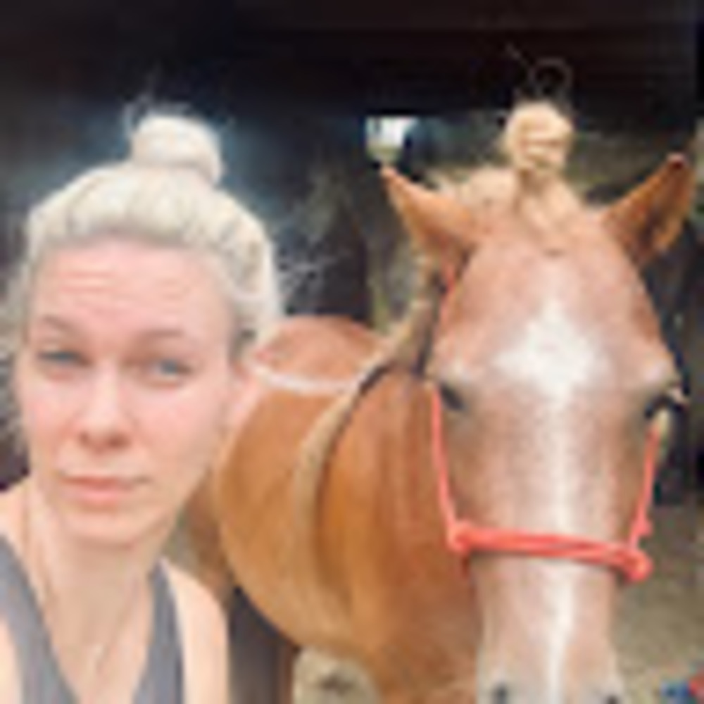 Meet your Posher, Emily